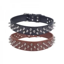 Collare In Ecopelle Con Borchie E Fibbia Per Cane 40x520-650 Mm